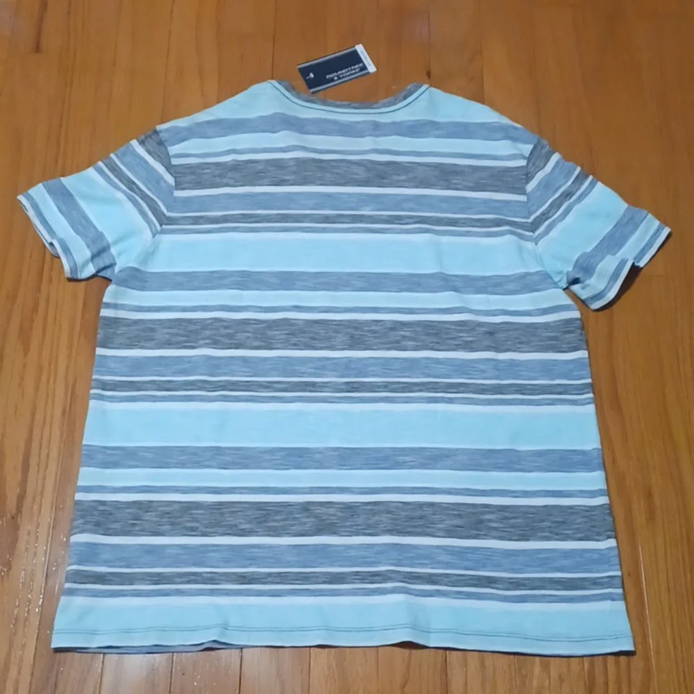 Roundtree & Yorke soft washed v neck tee - Picture 5 of 5